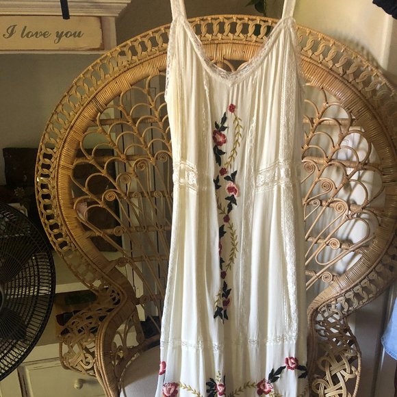 Nanette Lepore Palomino White Embroidered Midi - Picture 3 of 4